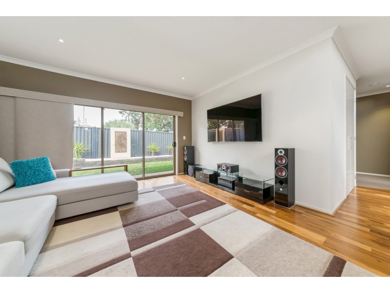 13 Roxburgh Cres, Blakeview SA 5114