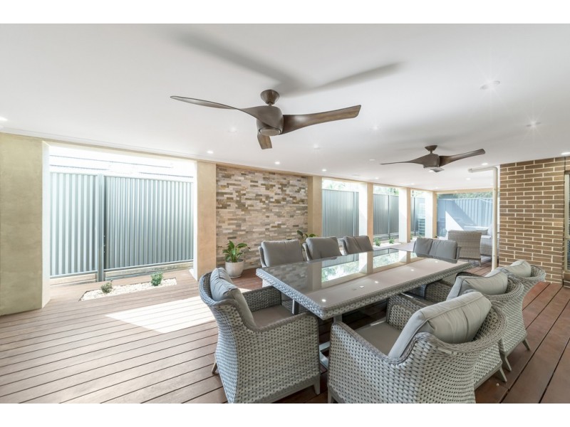 13 Roxburgh Cres, Blakeview SA 5114