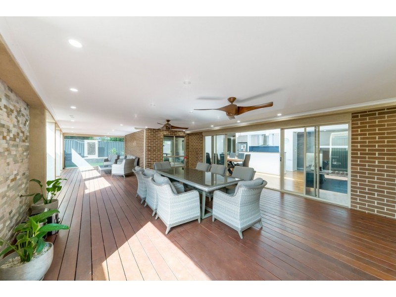 13 Roxburgh Cres, Blakeview SA 5114