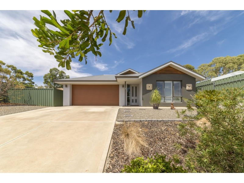 1 Trestrail Circuit, Williamstown SA 5351