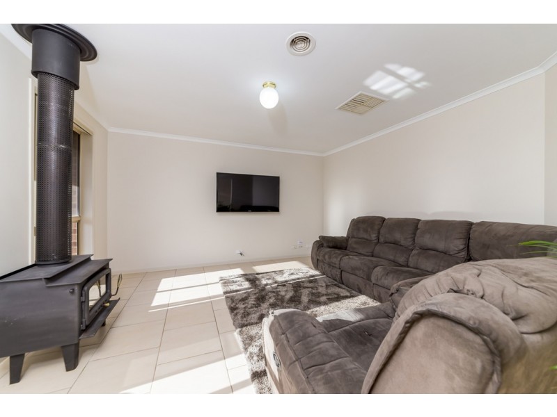 1 Makin Court, Evanston Park SA 5116