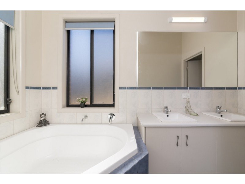 21 Bevan Street, Greenock SA 5360