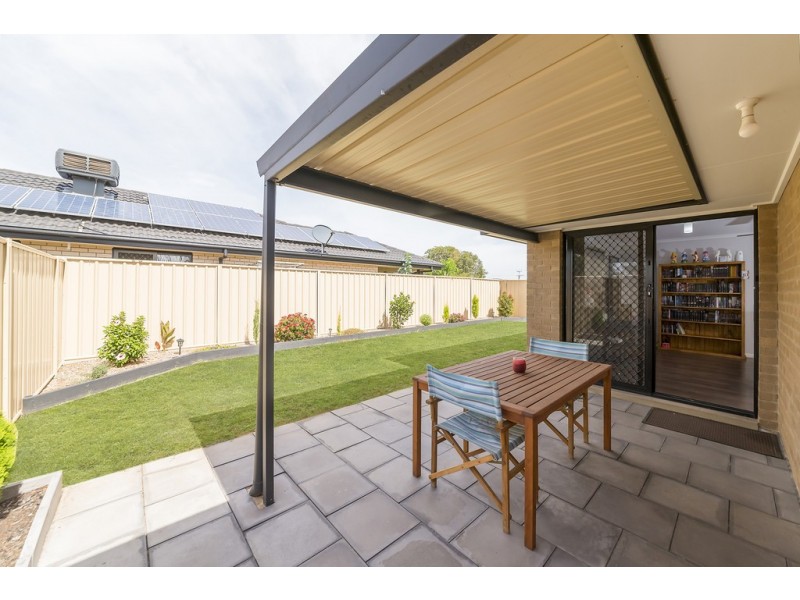 17 Roberts Crescent, Smithfield Plains SA 5114