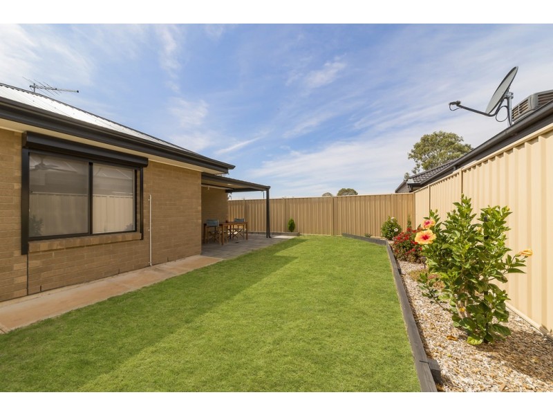 17 Roberts Crescent, Smithfield Plains SA 5114