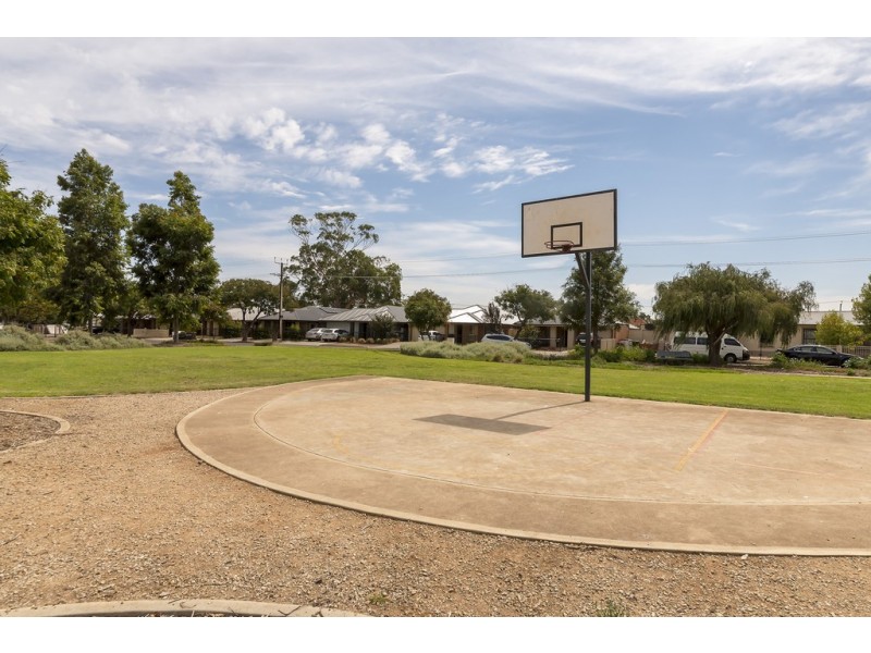 17 Roberts Crescent, Smithfield Plains SA 5114