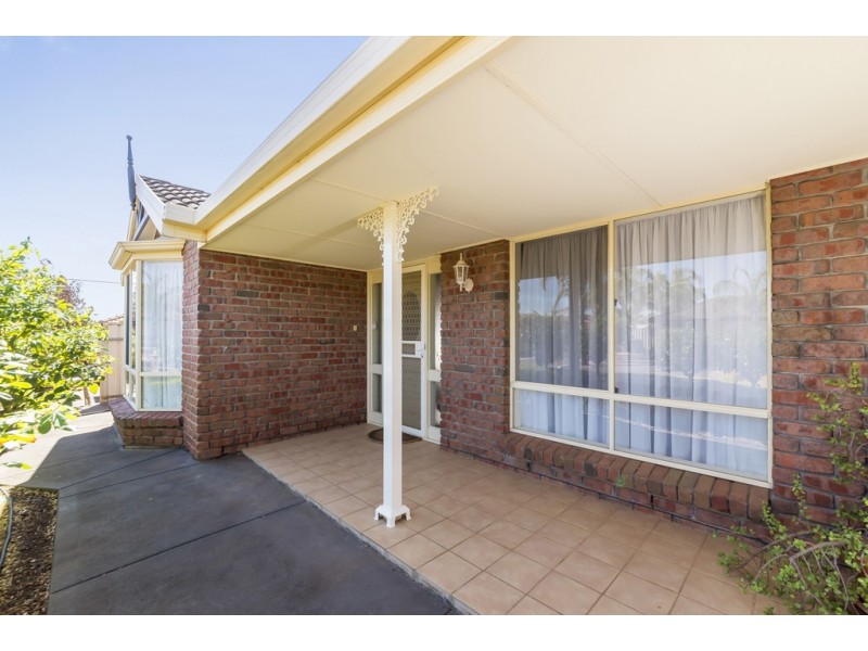 2 Bombardieri Court, Evanston Park SA 5116