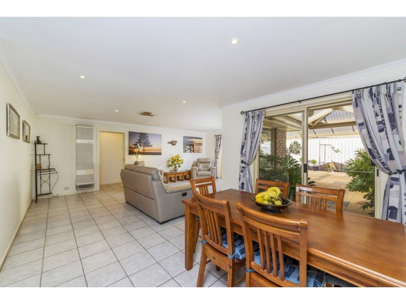 2 Bombardieri Court, Evanston Park SA 5116