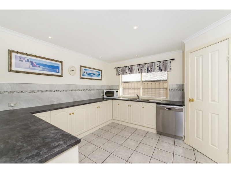 2 Bombardieri Court, Evanston Park SA 5116