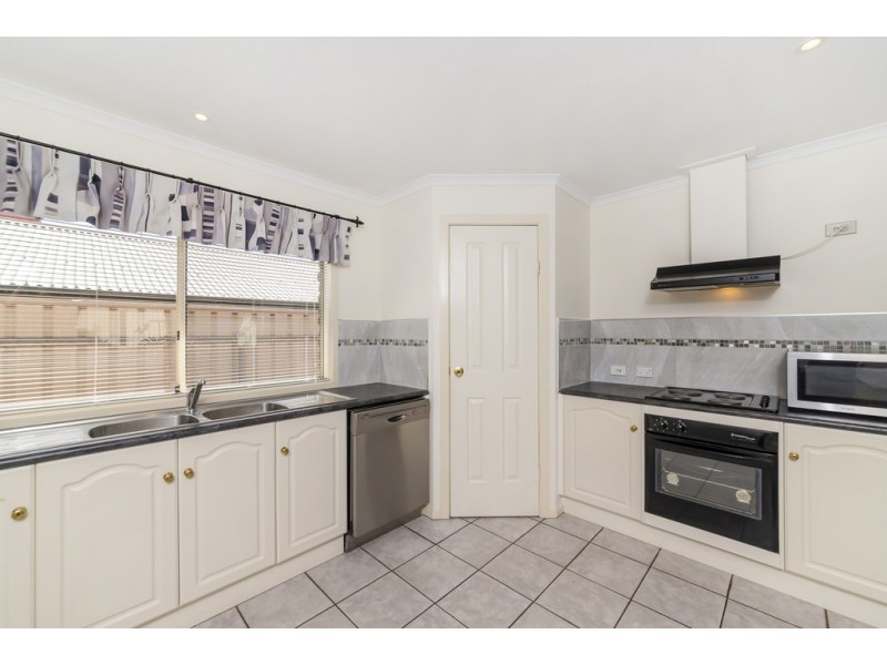 2 Bombardieri Court, Evanston Park SA 5116