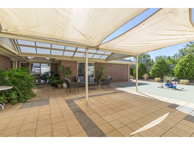 2 Bombardieri Court, Evanston Park SA 5116