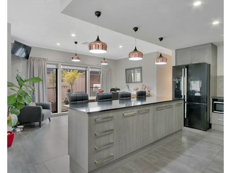 8 Curlew Court, Hewett SA 5118