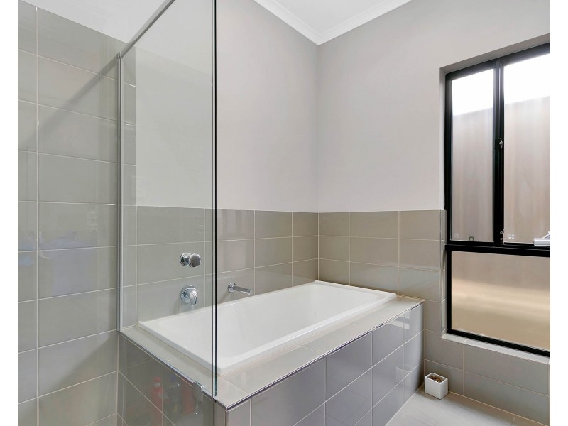 8 Curlew Court, Hewett SA 5118