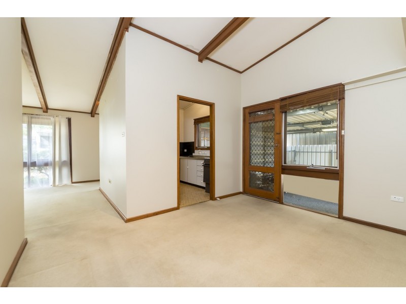 14 Hawker Cres, Elizabeth East SA 5112