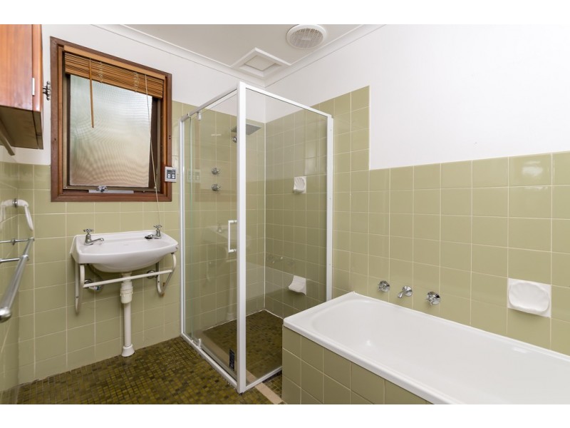 14 Hawker Cres, Elizabeth East SA 5112