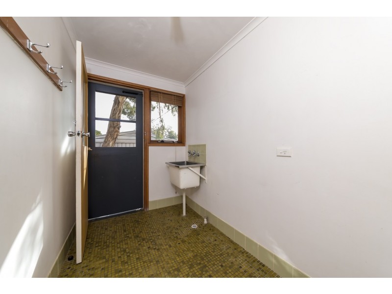 14 Hawker Cres, Elizabeth East SA 5112