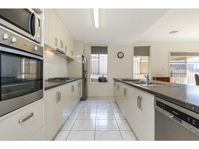 24 Goldfinch Way, Hewett SA 5118