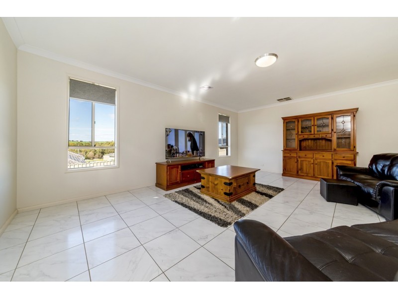 24 Goldfinch Way, Hewett SA 5118