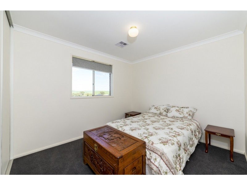 24 Goldfinch Way, Hewett SA 5118