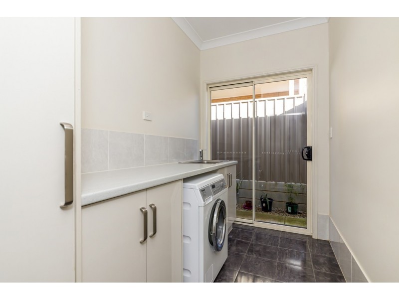 24 Goldfinch Way, Hewett SA 5118