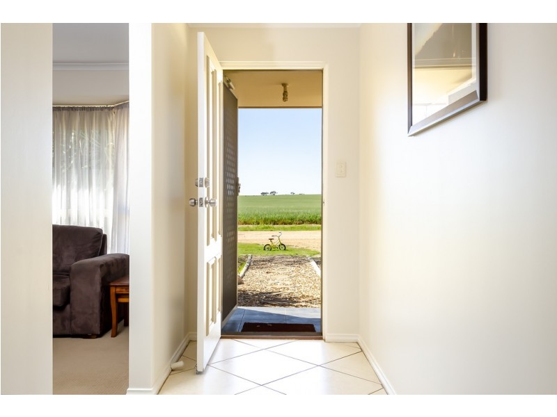 26 Hall Road, Redbanks SA 5502