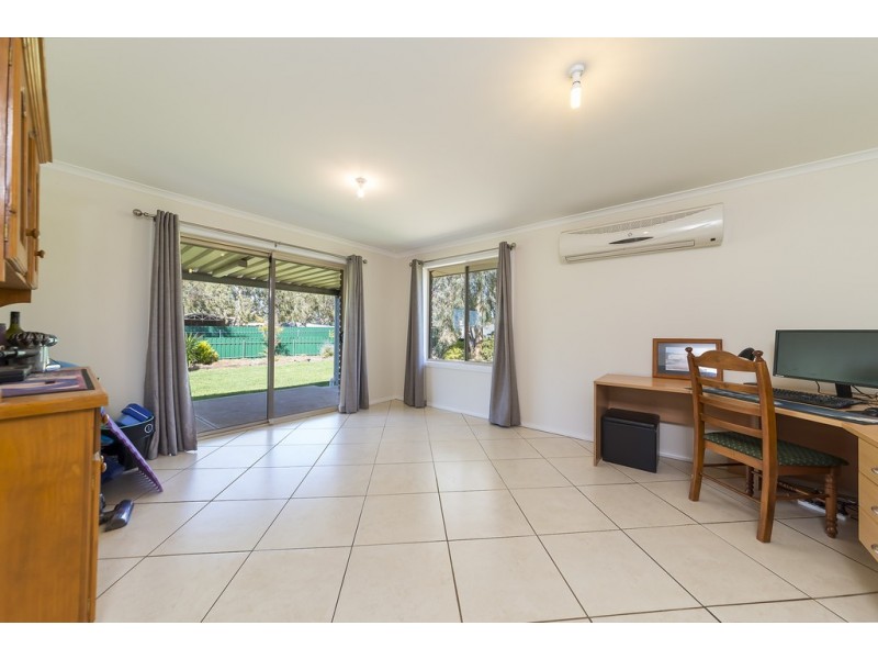 26 Hall Road, Redbanks SA 5502