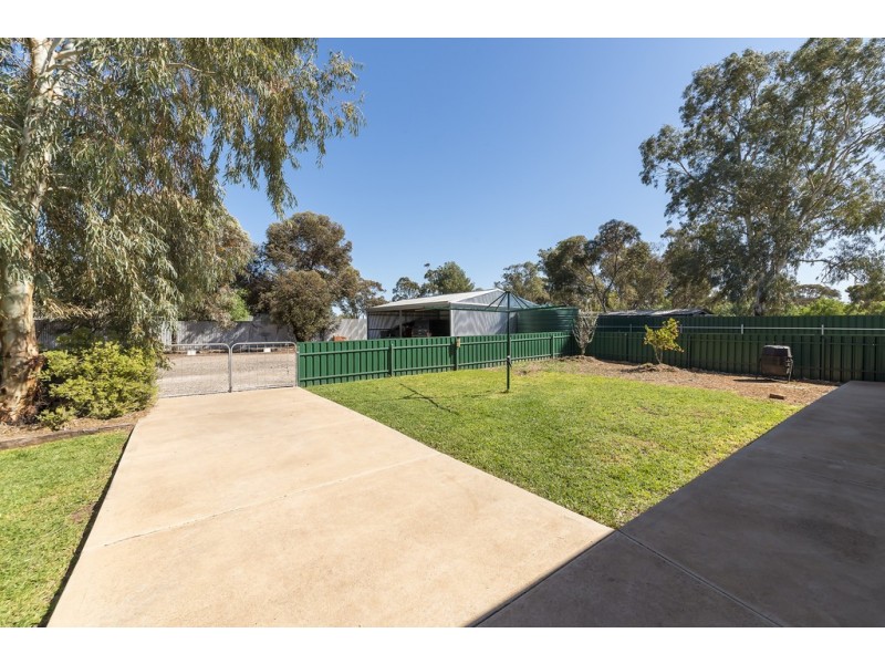 26 Hall Road, Redbanks SA 5502