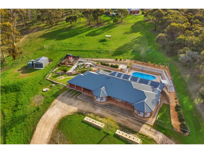 7 William Gilbert Avenue, Cockatoo Valley SA 5351