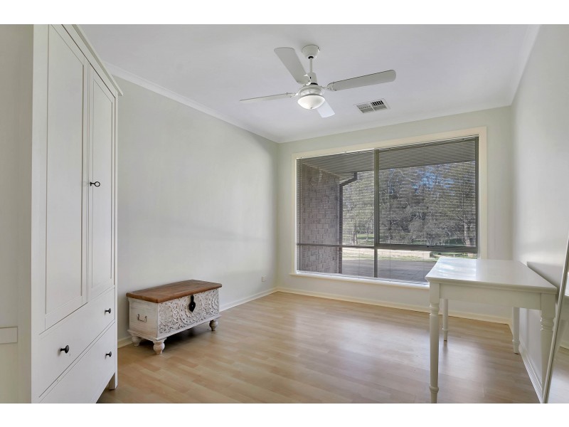 7 William Gilbert Avenue, Cockatoo Valley SA 5351