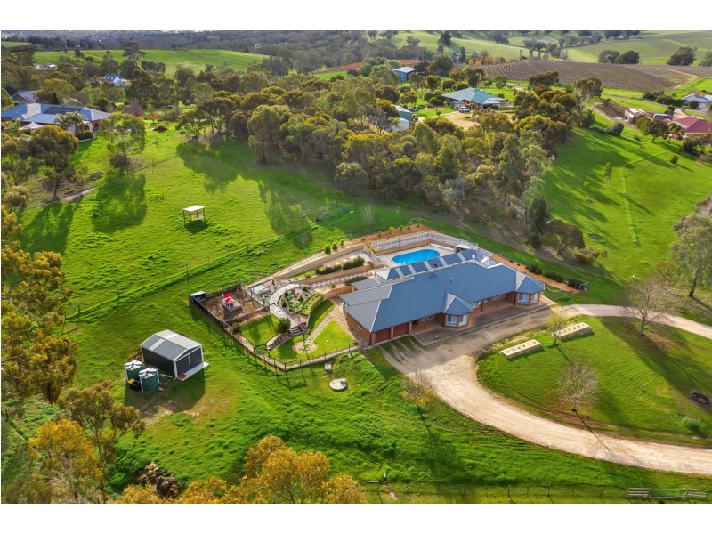 7 William Gilbert Avenue, Cockatoo Valley SA 5351