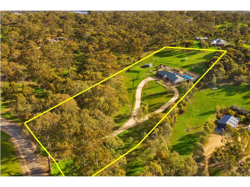 7 William Gilbert Avenue, Cockatoo Valley SA 5351