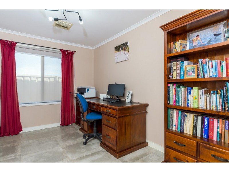 5 Thompson Circuit, Evanston Park SA 5116