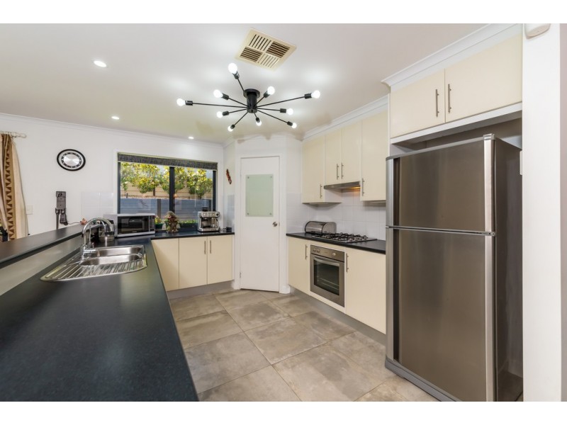 5 Thompson Circuit, Evanston Park SA 5116