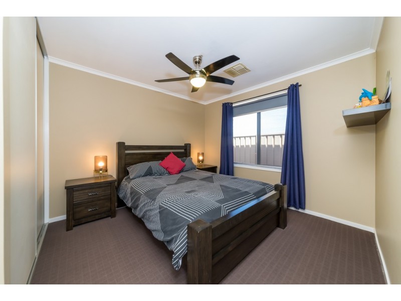 5 Thompson Circuit, Evanston Park SA 5116