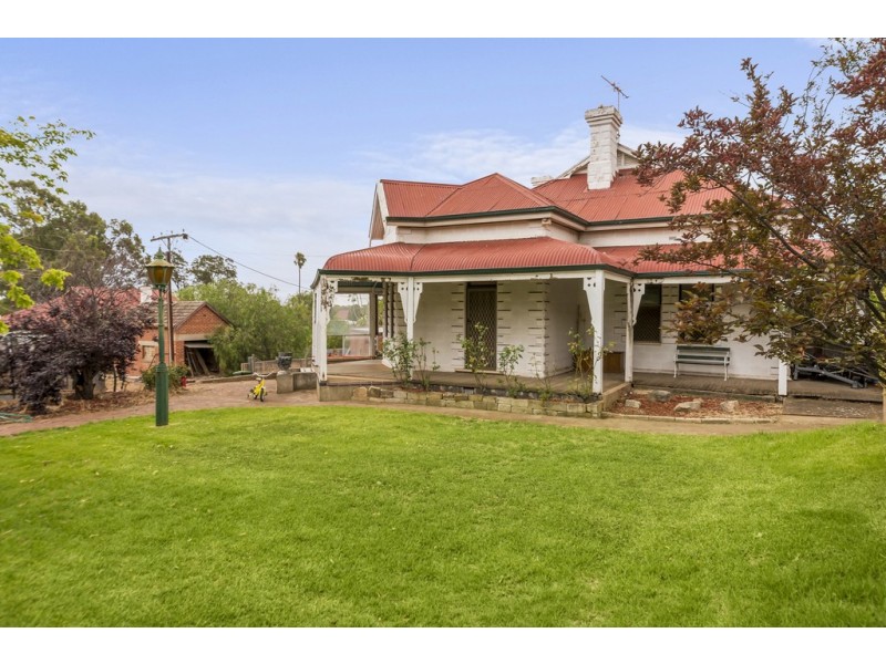 8 Lyndoch Road, Gawler East SA 5118