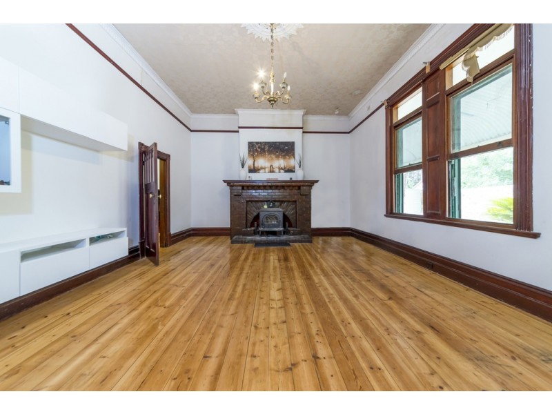 8 Lyndoch Road, Gawler East SA 5118