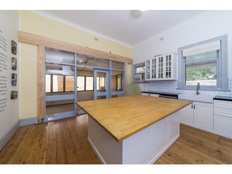 8 Lyndoch Road, Gawler East SA 5118