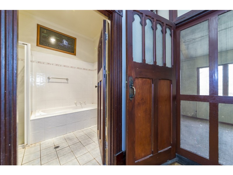 8 Lyndoch Road, Gawler East SA 5118