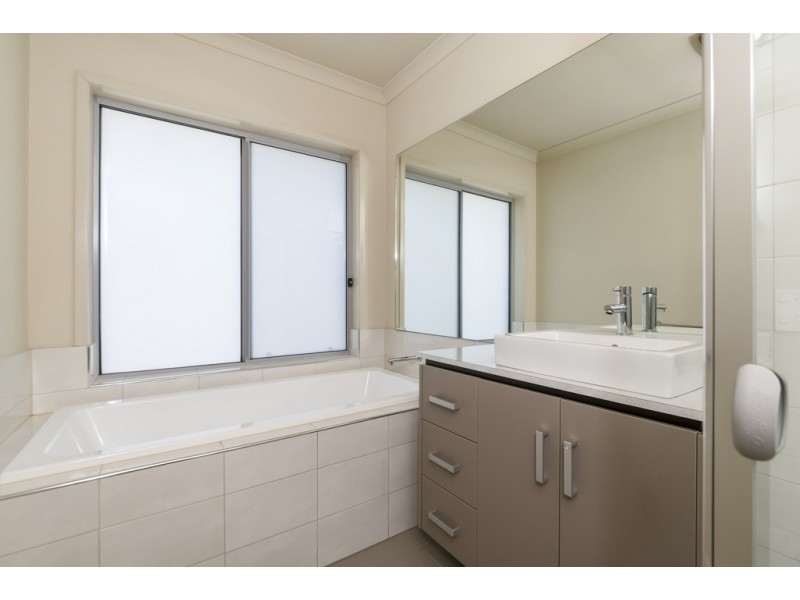 5 Schliebs Road, Stockwell SA 5355