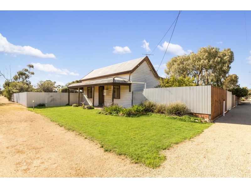 41 Second Street, Owen SA 5460