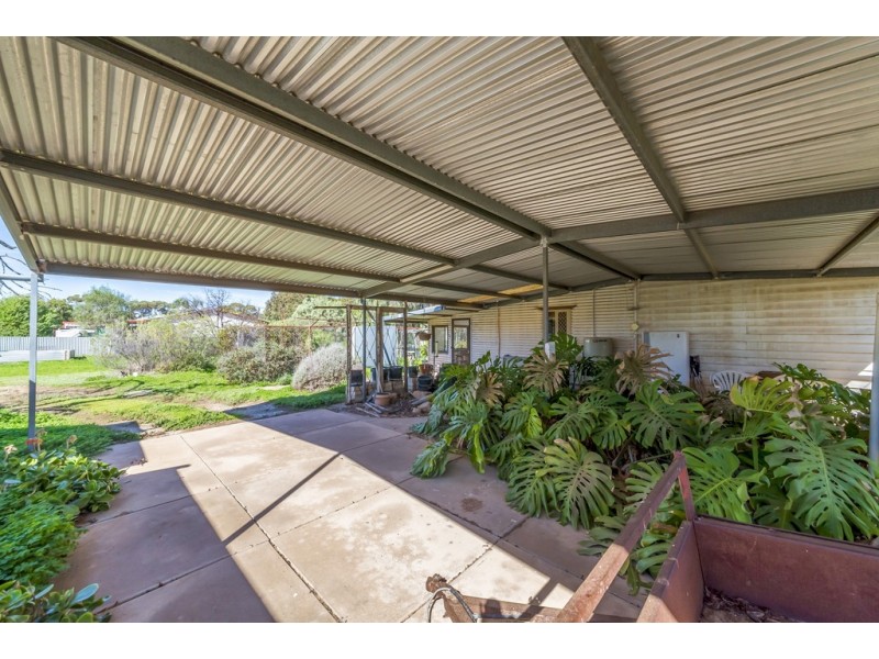 41 Second Street, Owen SA 5460