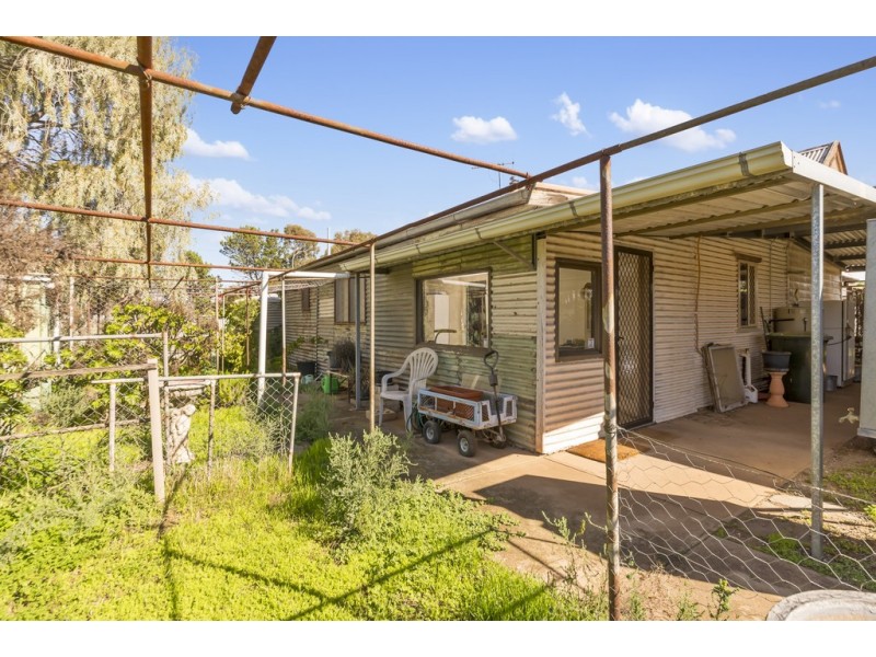 41 Second Street, Owen SA 5460