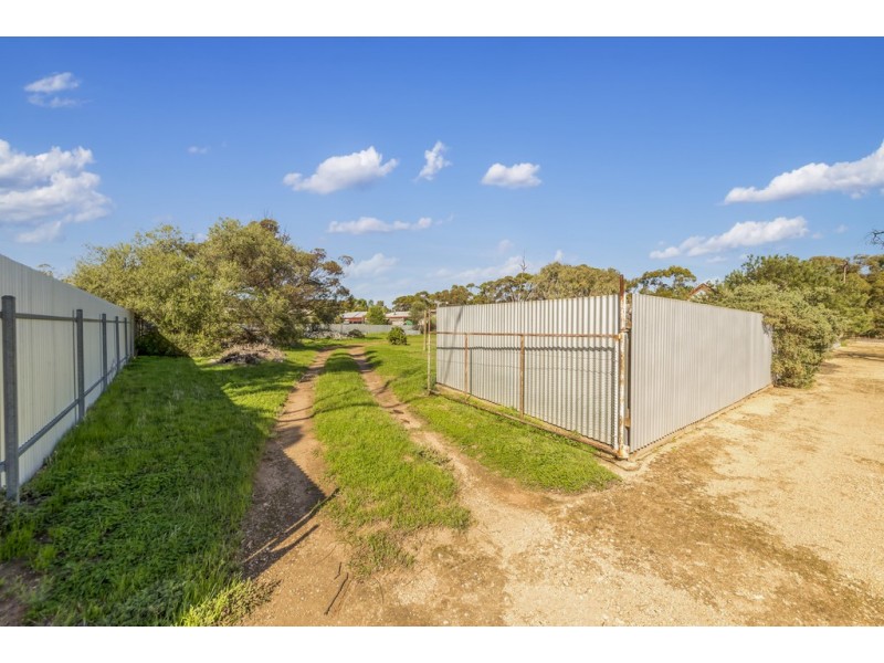 41 Second Street, Owen SA 5460