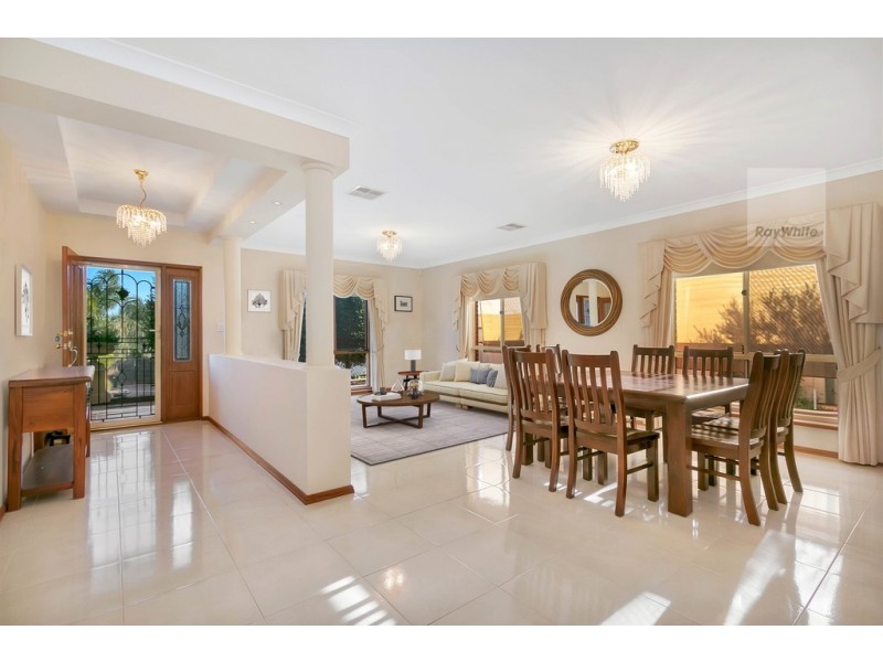 8 Thompson Circuit, Evanston Park SA 5116