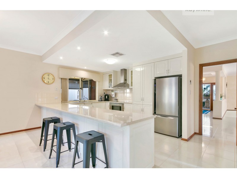 8 Thompson Circuit, Evanston Park SA 5116