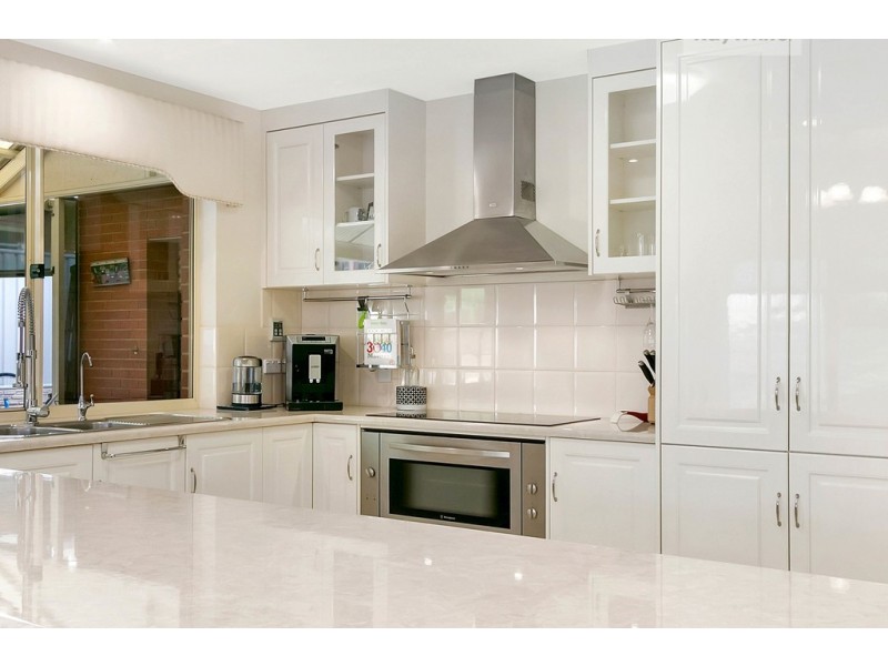 8 Thompson Circuit, Evanston Park SA 5116