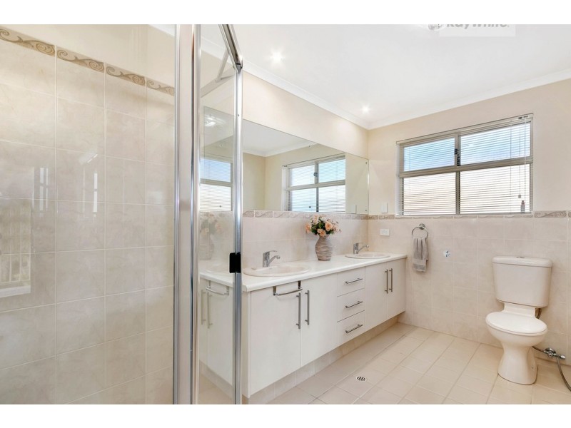 8 Thompson Circuit, Evanston Park SA 5116