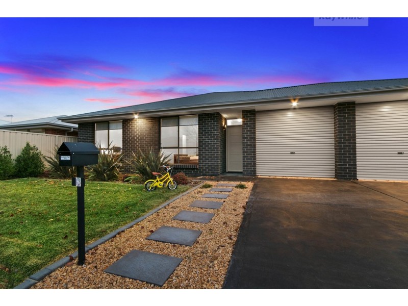 8 Lawes Terrace, Reid SA 5118