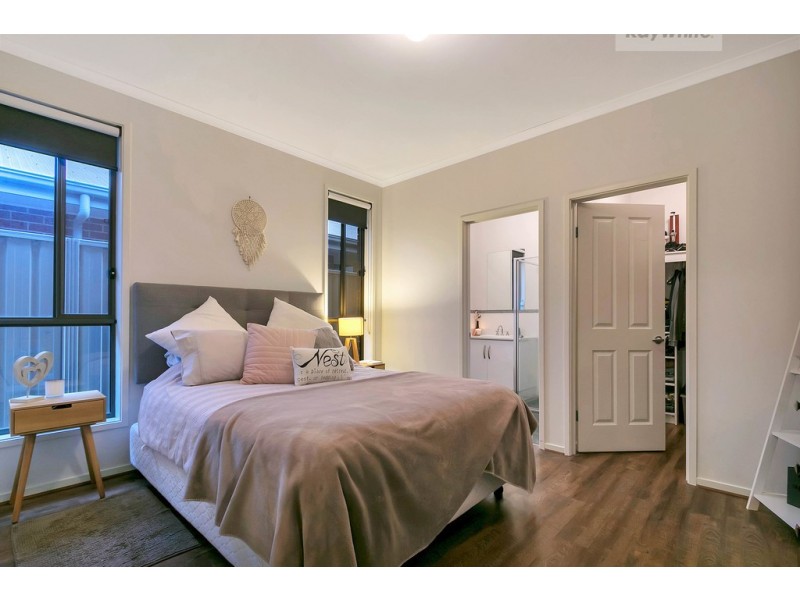 8 Lawes Terrace, Reid SA 5118