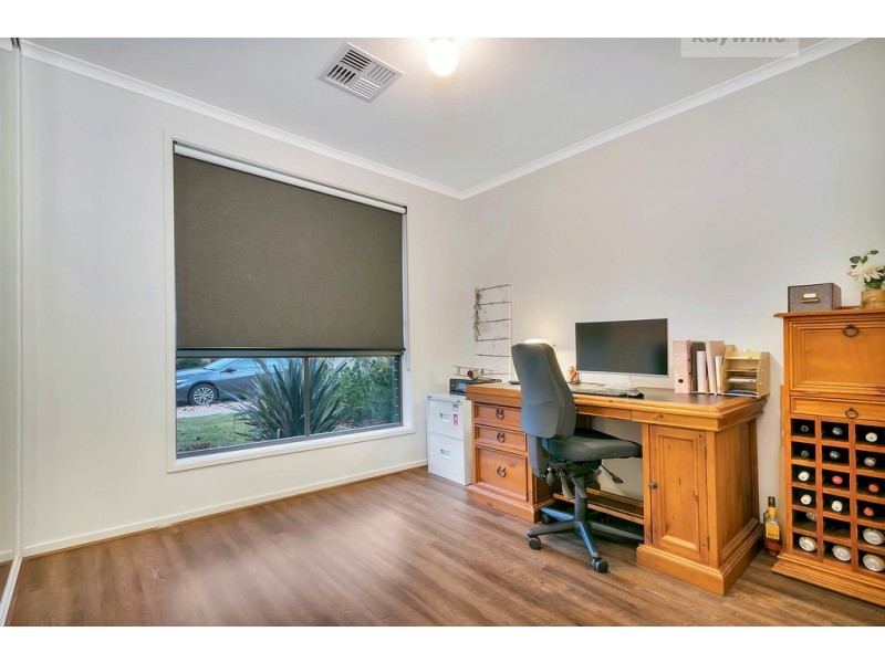 8 Lawes Terrace, Reid SA 5118