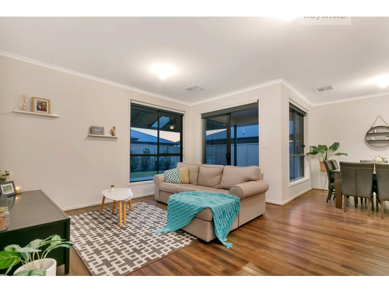 8 Lawes Terrace, Reid SA 5118